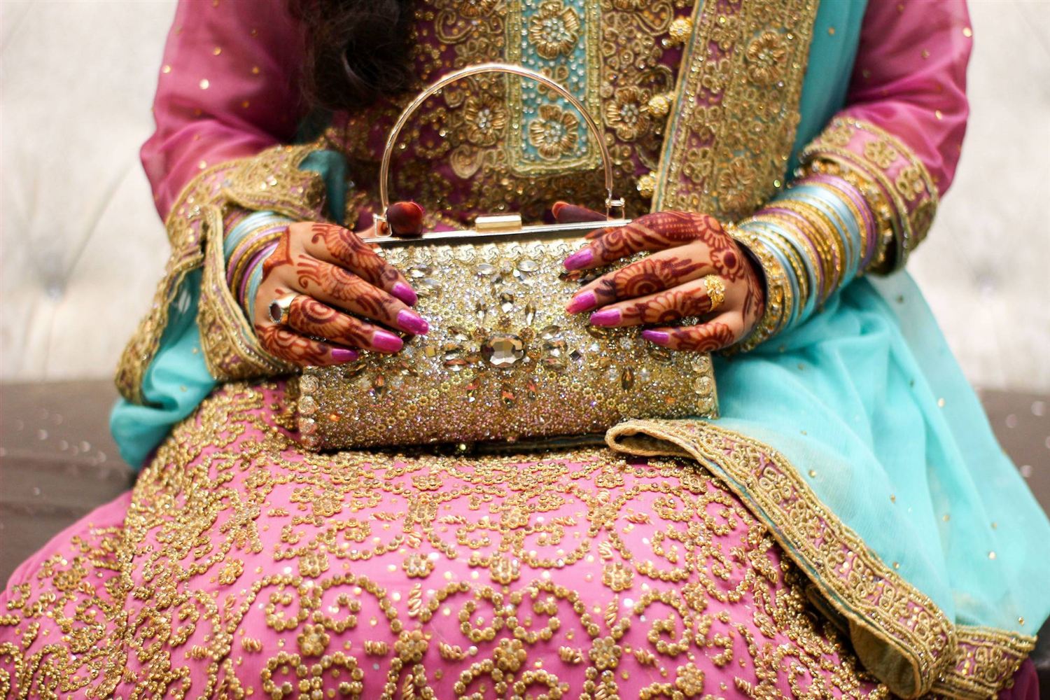Crystal clutch with bridal embroidery